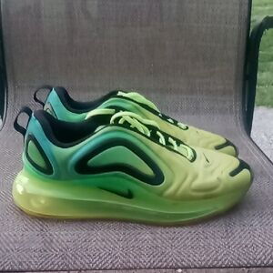 Mens Nike Air Max 720 Green Sneakers Size 8.5 With A Few Scuff Marks